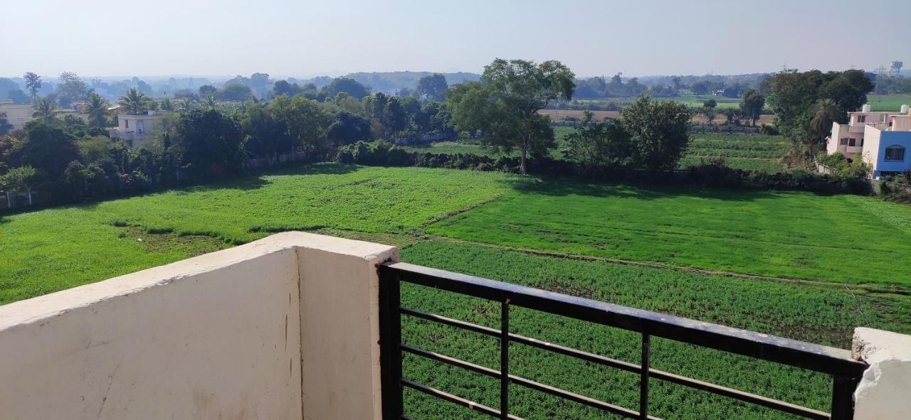 Love & Peace Apartment جبلبور المظهر الخارجي الصورة