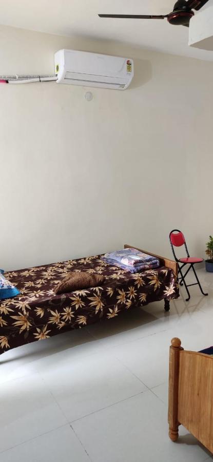 Love & Peace Apartment جبلبور المظهر الخارجي الصورة