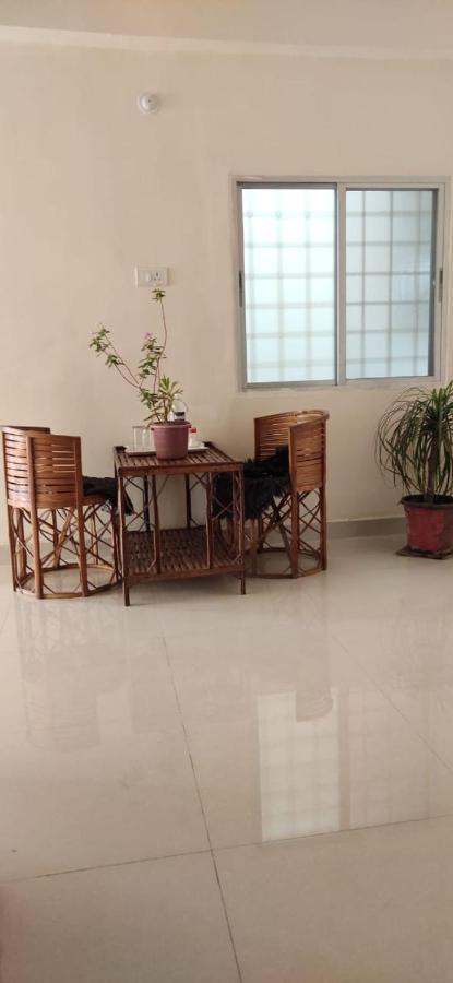 Love & Peace Apartment جبلبور المظهر الخارجي الصورة